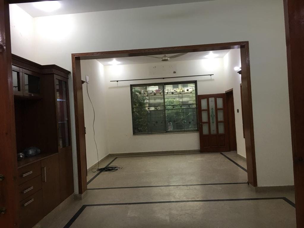 A Beautiful 15.Marla Lower Portion For Rent Real Pix Near Shaukat Khanum Lahore