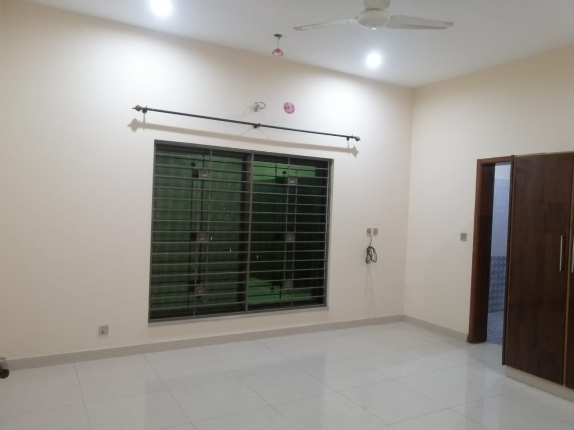 1 Kanal  Upper Portion for rent in Near Shaukat Khanum UCP Lahore