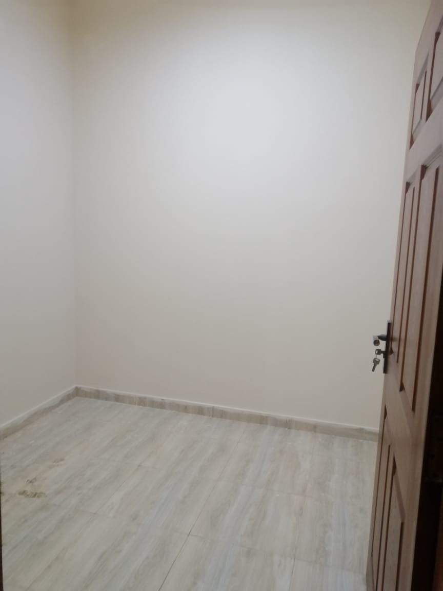 1 Kanal  Upper Portion for rent in Near Shaukat Khanum UCP Lahore