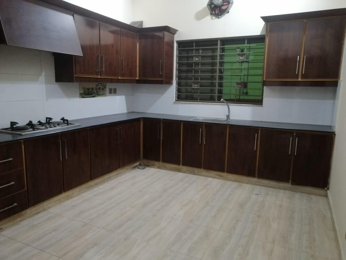 1 Kanal  Upper Portion for rent in Near Shaukat Khanum UCP Lahore