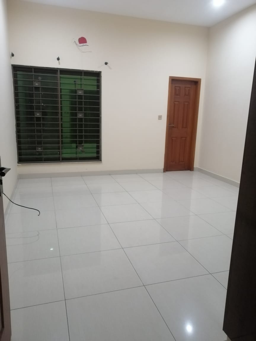 1 Kanal  Upper Portion for rent in Near Shaukat Khanum UCP Lahore