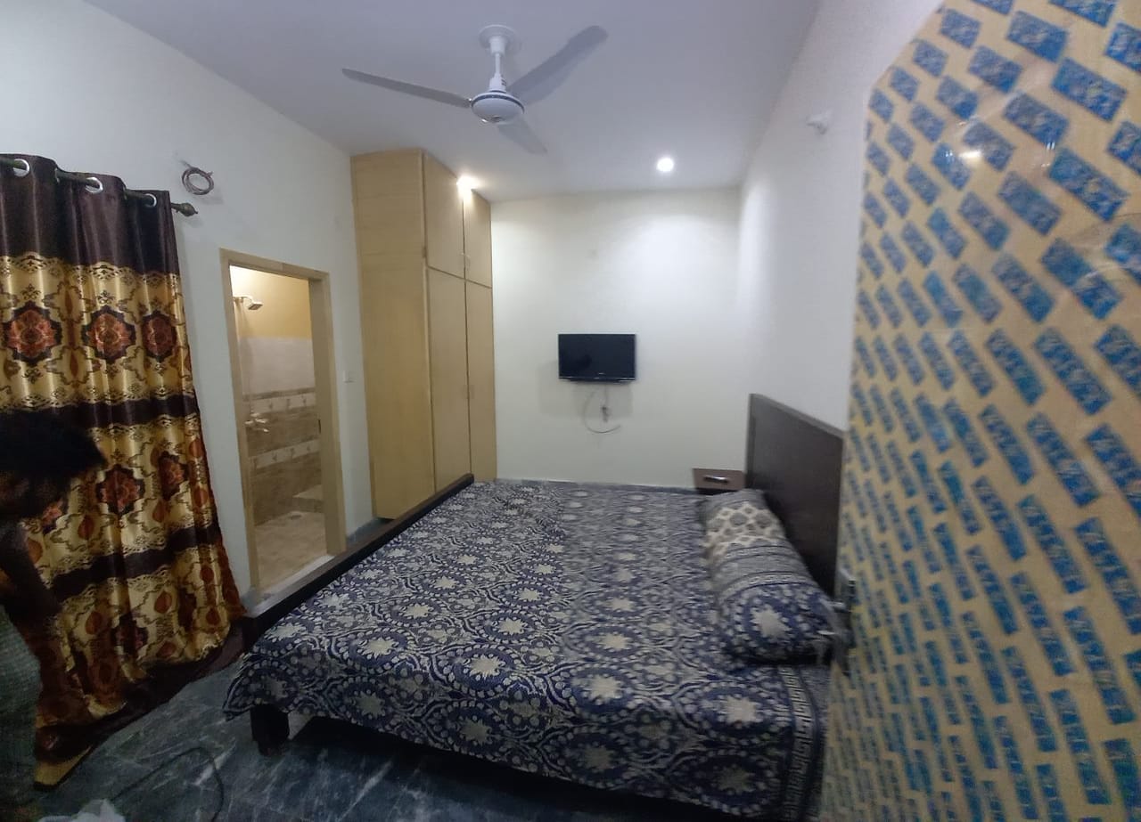 5 Marla Furnished Portion Real Pix Near Shaukat khanum UCP Lahore