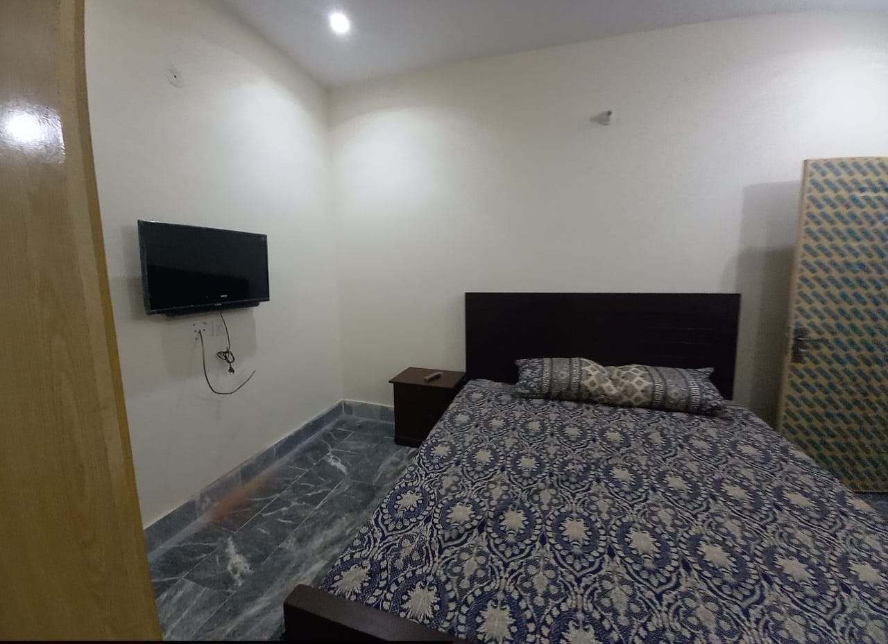 5 Marla Furnished Portion Real Pix Near Shaukat khanum UCP Lahore