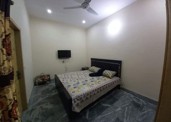 Furnished House Portion available for rent in  Near Shouktkhnm UCP Lahore