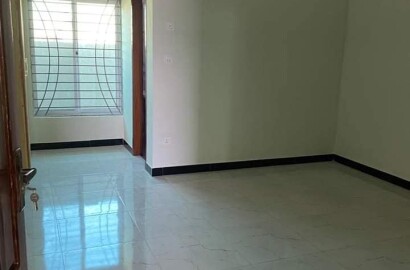 A Beautiful 10 Marla Lower Portion For Rent Near Shouktkhnm UCP Lahore