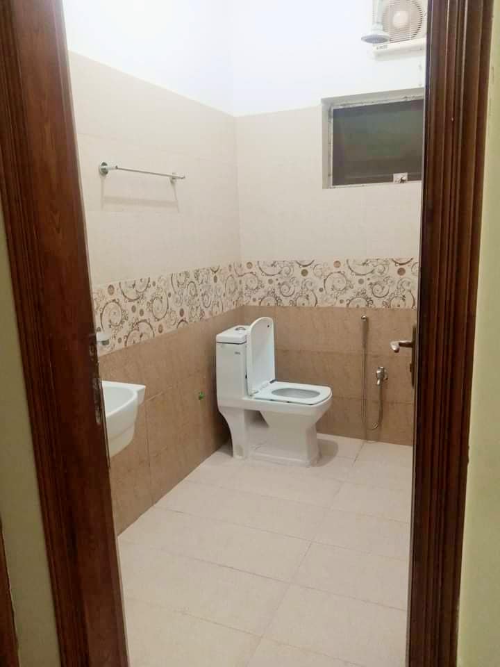 1 Kanal Beautiful upper portion available for rent in G-11 Islamabad