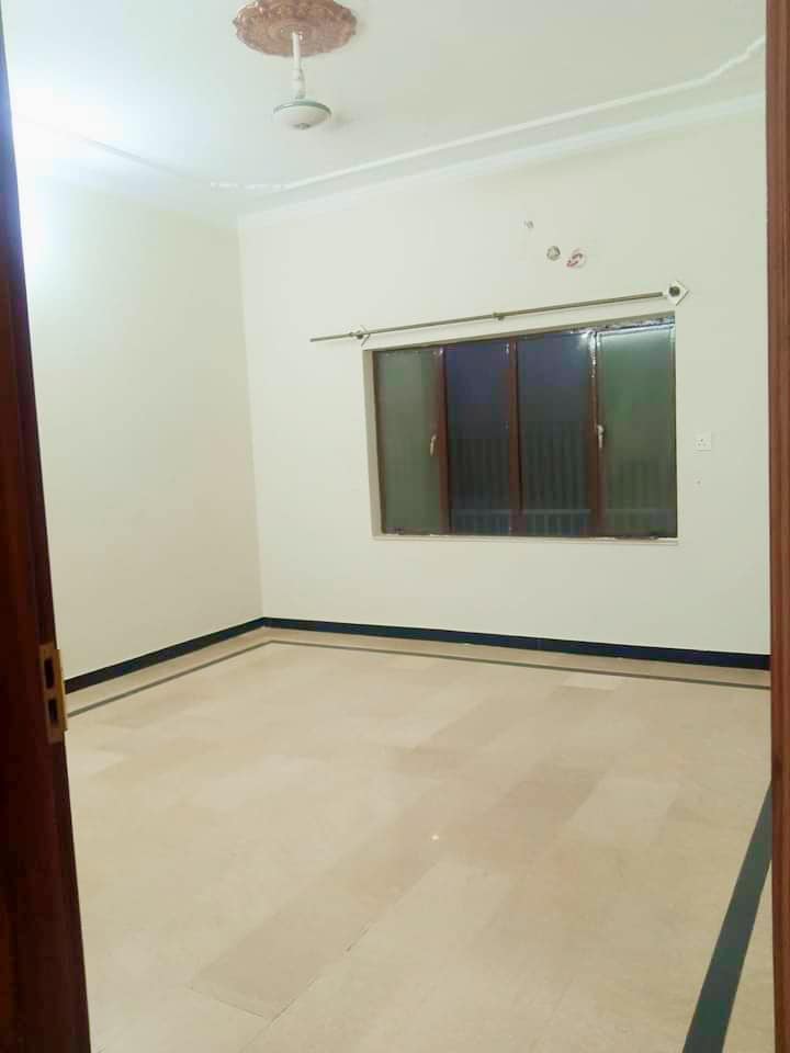 1 Kanal Beautiful upper portion available for rent in G-11 Islamabad