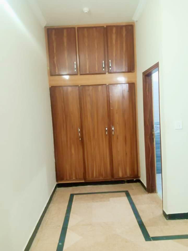 1 Kanal Beautiful upper portion available for rent in G-11 Islamabad