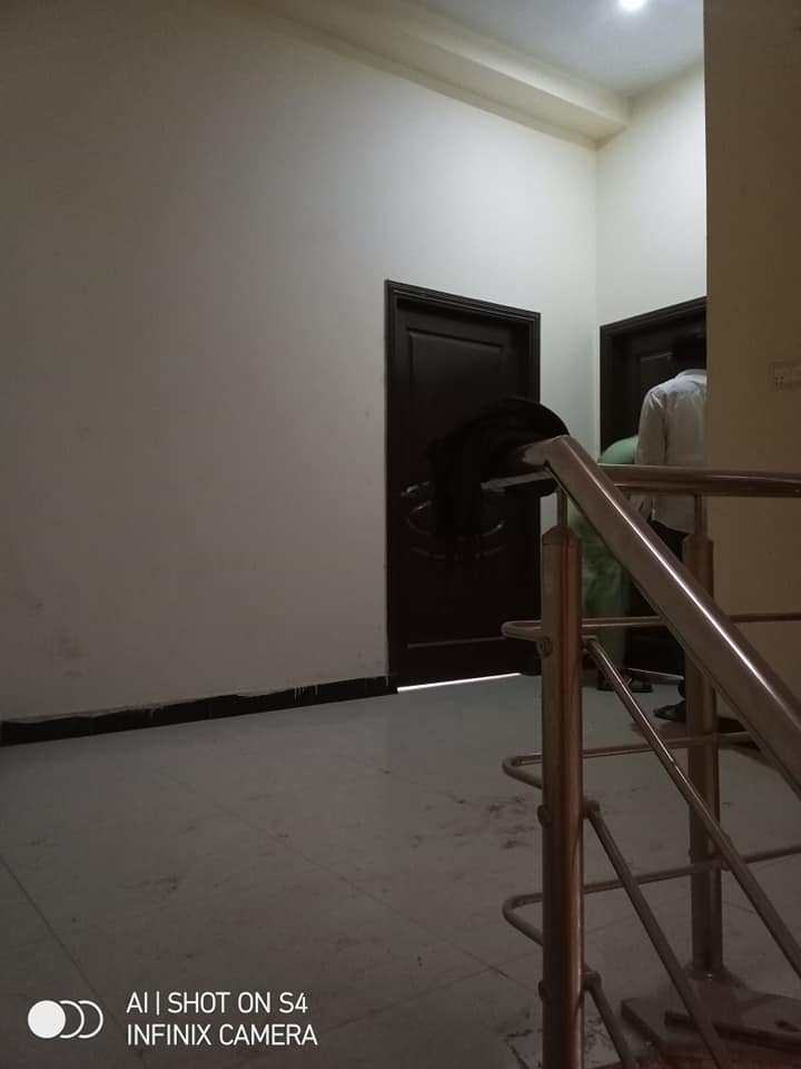 5.5 Marla Flat For Rent in Main Badshahi Road Near Shadman Colony Gujrat