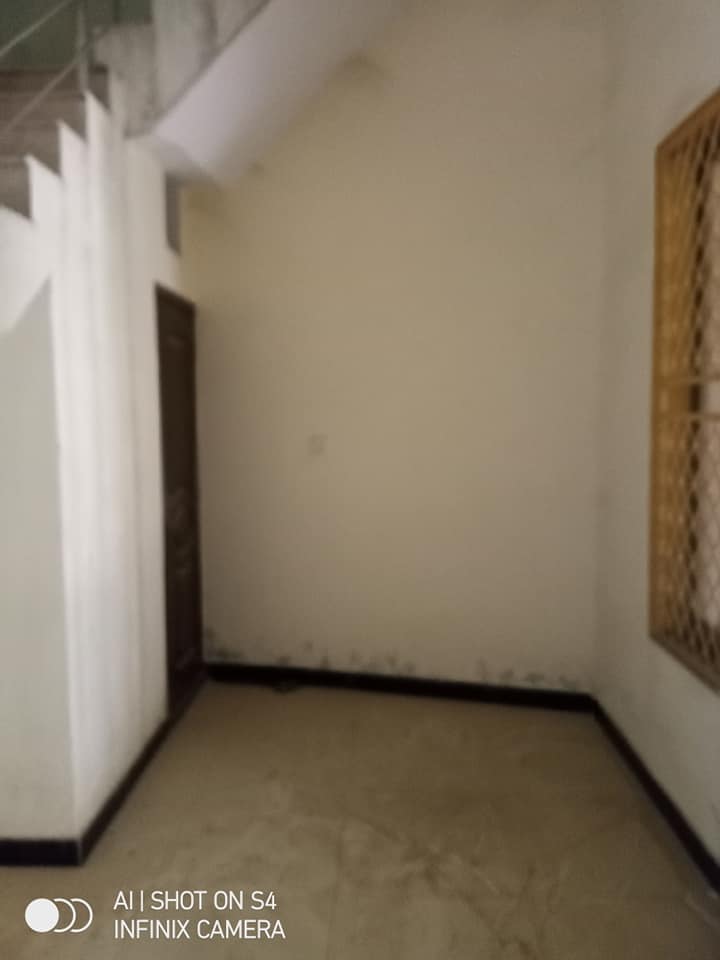 5.5 Marla Flat For Rent in Main Badshahi Road Near Shadman Colony Gujrat