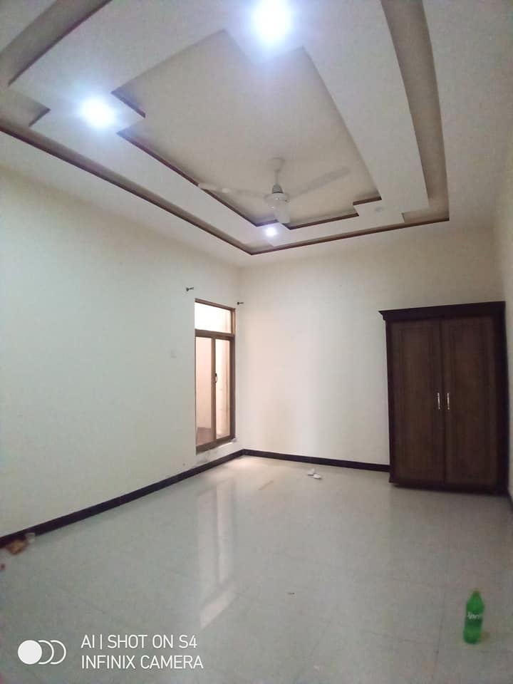 5.5 Marla Flat For Rent in Main Badshahi Road Near Shadman Colony Gujrat