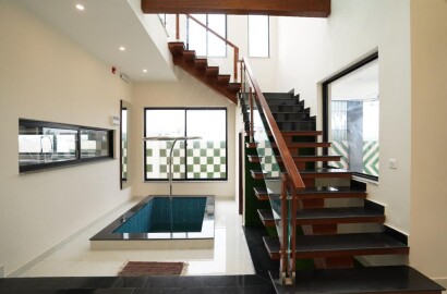 01 Kanal Stunning Bunglow Available for Sale In DHA Lahore