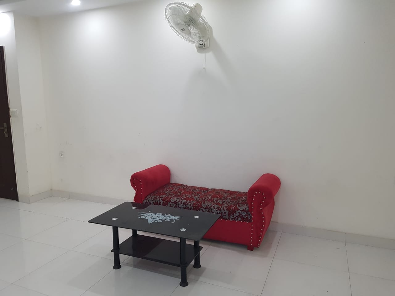 1 Bed Room Semi Furnished Apartment for Rent Bahria town Lahore