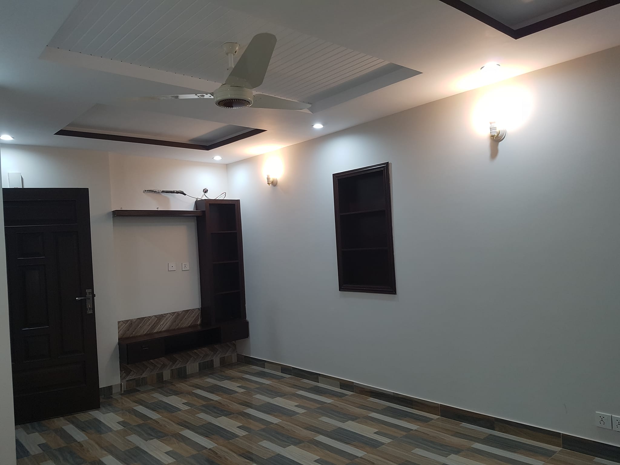 Single Bed Room Flat available For Rent in Bahria town Lahore