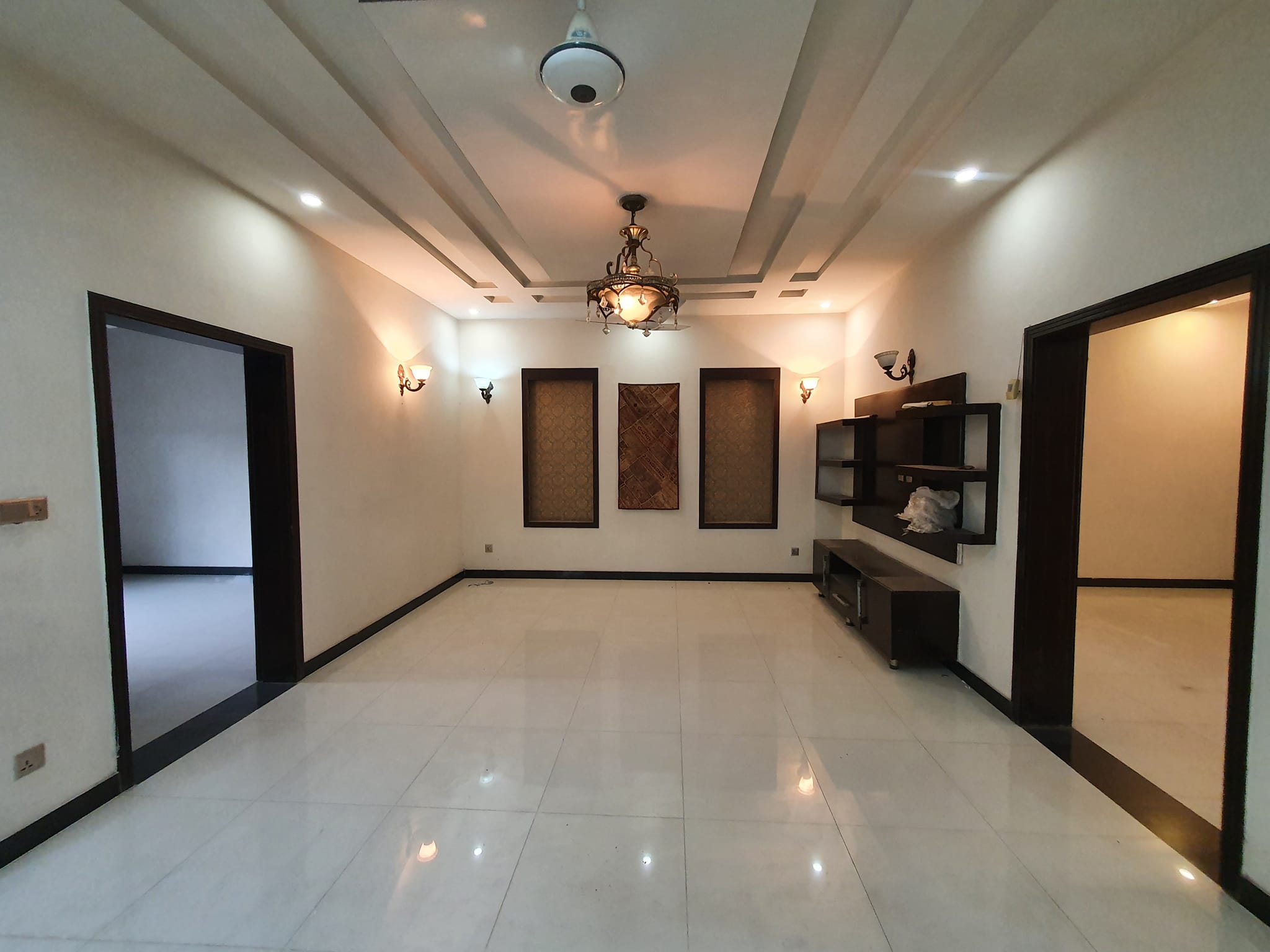 10 Marla House available for Rent Bahria town Lahore