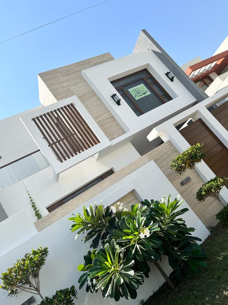 666-yard bungalow for sale in DHA Phase 8 Karachi