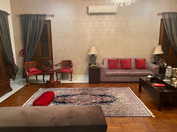 666-yard bungalow for sale in DHA Phase 8 Karachi