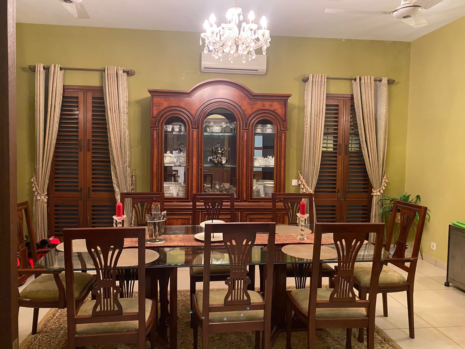 666-yard bungalow for sale in DHA Phase 8 Karachi