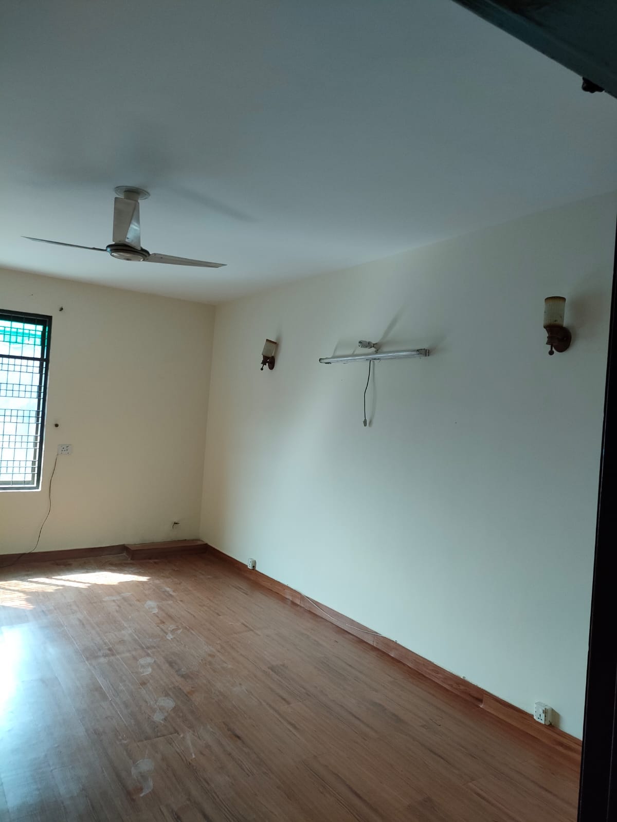 1 Kanal house upper portion available for rent in Wapad Town Phase 1 Lahore
