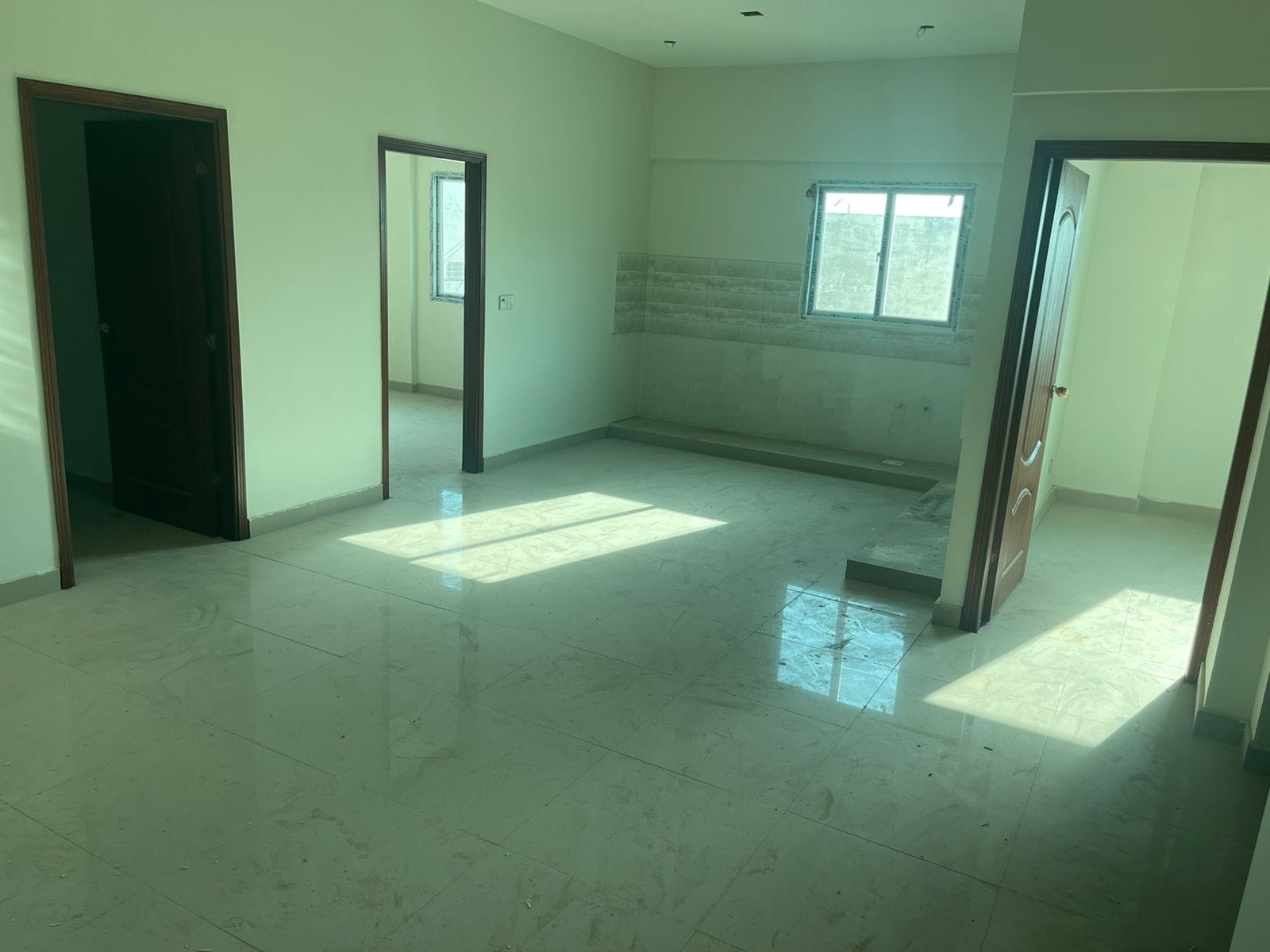 BRAND NEW APARTMENT FOR SALE in Nishat Commercial Karachi