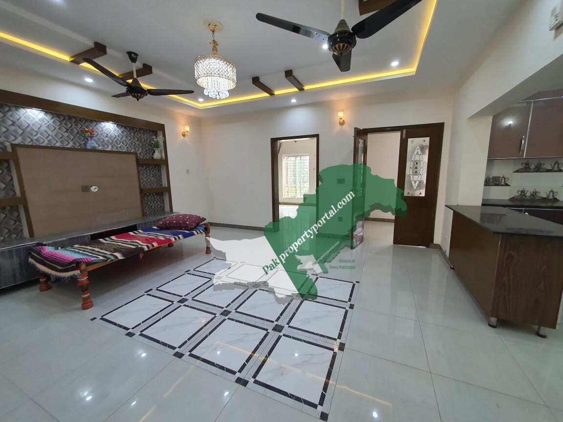 10 Marla Beautiful Upper Portion Lower Lock  Available For Rent in Jasmine Block Bahria town Lahore
