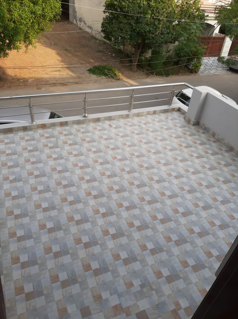 5 Marla Beautiful V. VIP House For RENT in Bahria Town Lahore