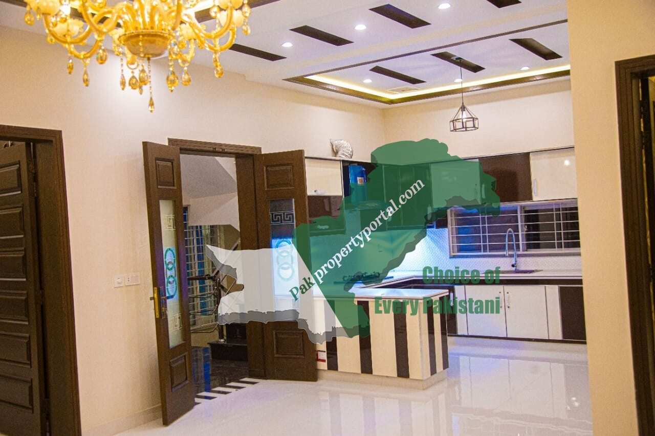 10 MARLA BRAND NEW HOUSE FOR RENT IN HUSSAIN BLOCK Bahria town Lahore