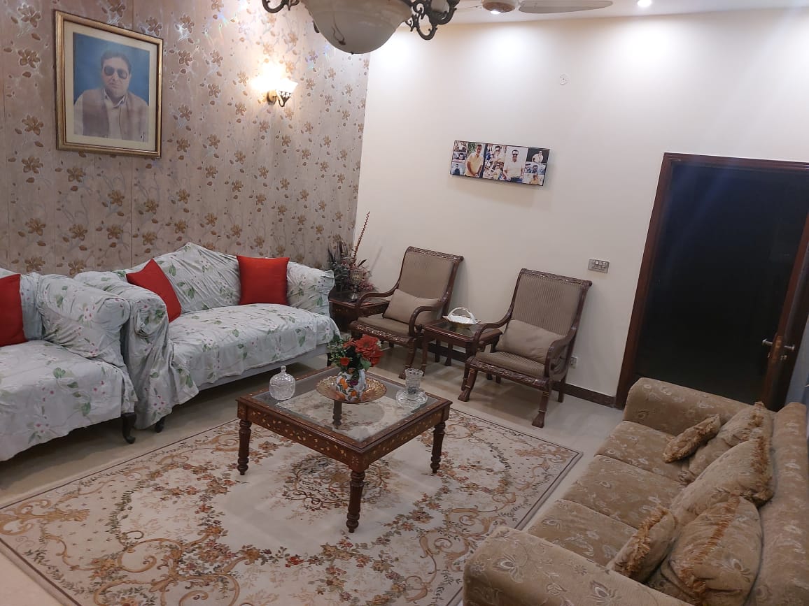 10 Marla House For Sale in PCSIR STAFF Society College Road Lahore