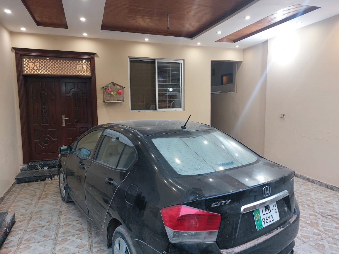 10 Marla House For Sale in PCSIR STAFF Society College Road Lahore