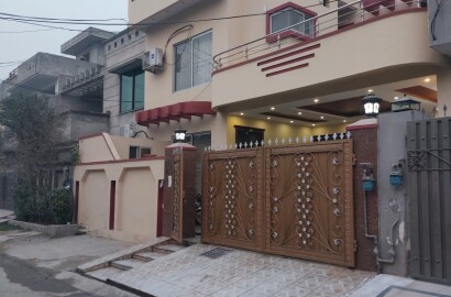 10 Marla House For Sale in PCSIR STAFF Society College Road Lahore