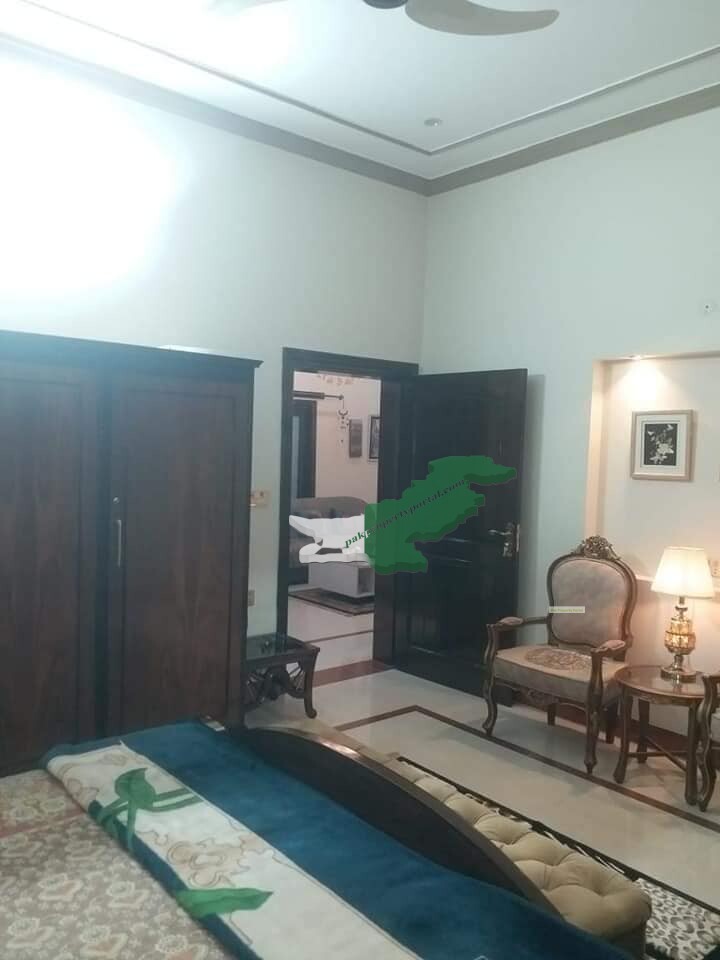 5.5 marla triple story house  for sale in civil hospital road Bahawalpur