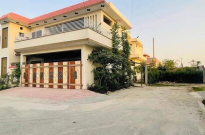 10 Marla corner house For Sale near civil hospital Bahawalpur