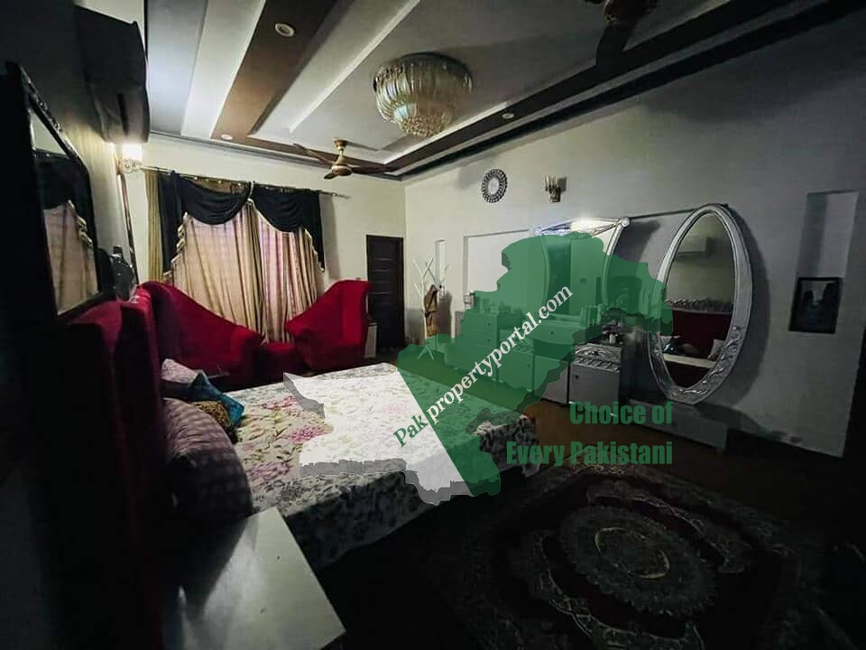 10 Marla corner house For Sale near civil hospital Bahawalpur