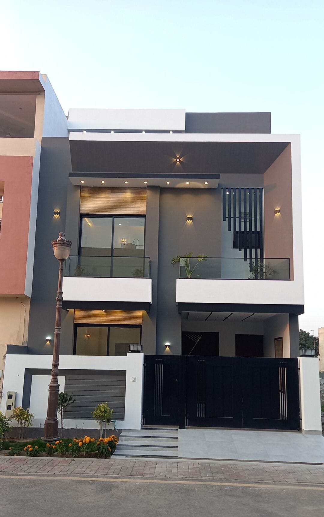 5 Marla Modern House For Sale in DREAM GARDENS DEFENCE ROAD LAHORE