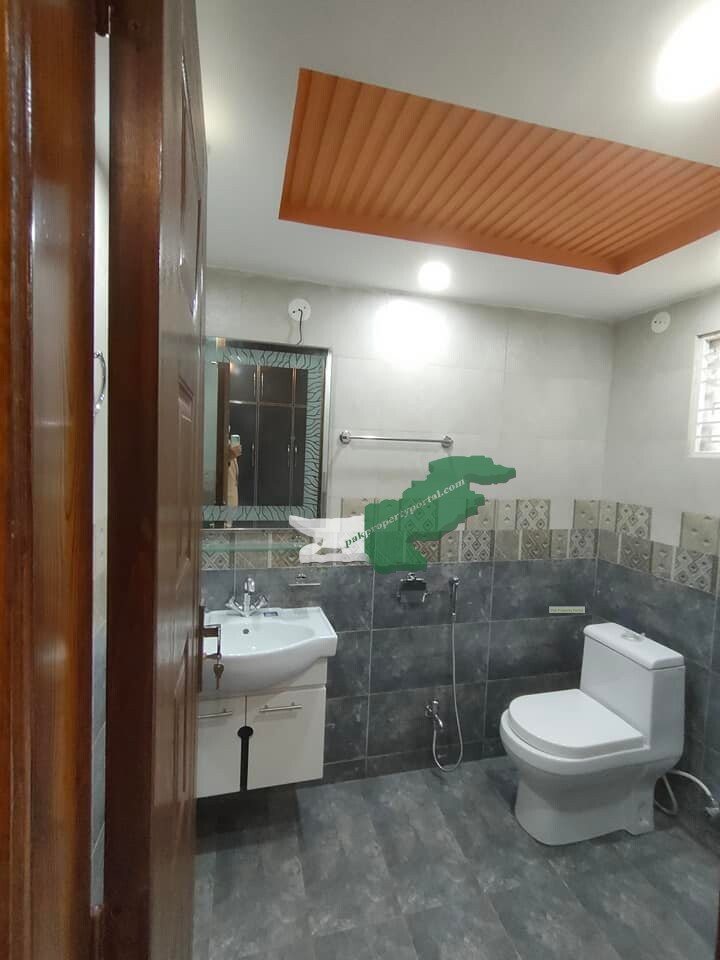 5 Marla brand new vvip 4 bed with attach bath rooms house available for sale at park View city Lahore Opposite DHA eme