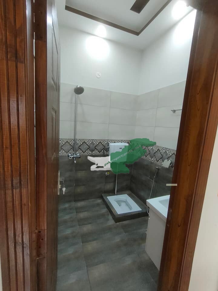 5 Marla brand new vvip 4 bed with attach bath rooms house available for sale at park View city Lahore Opposite DHA eme