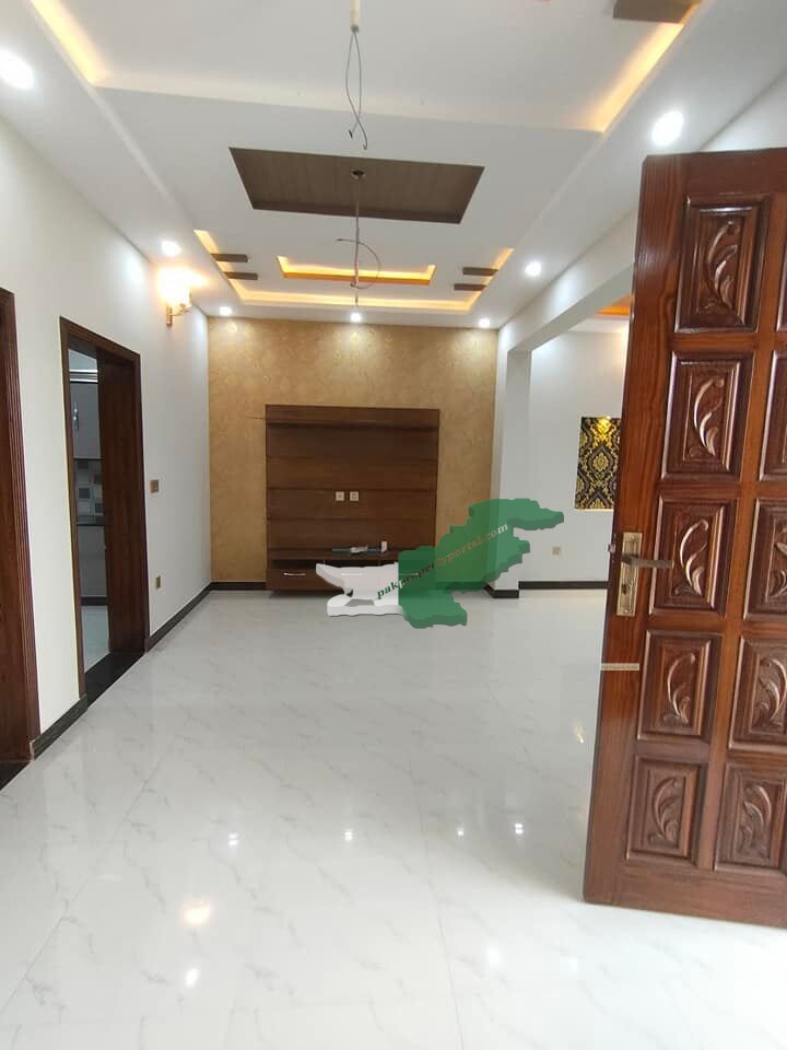 5 Marla brand new vvip 4 bed with attach bath rooms house available for sale at park View city Lahore Opposite DHA eme