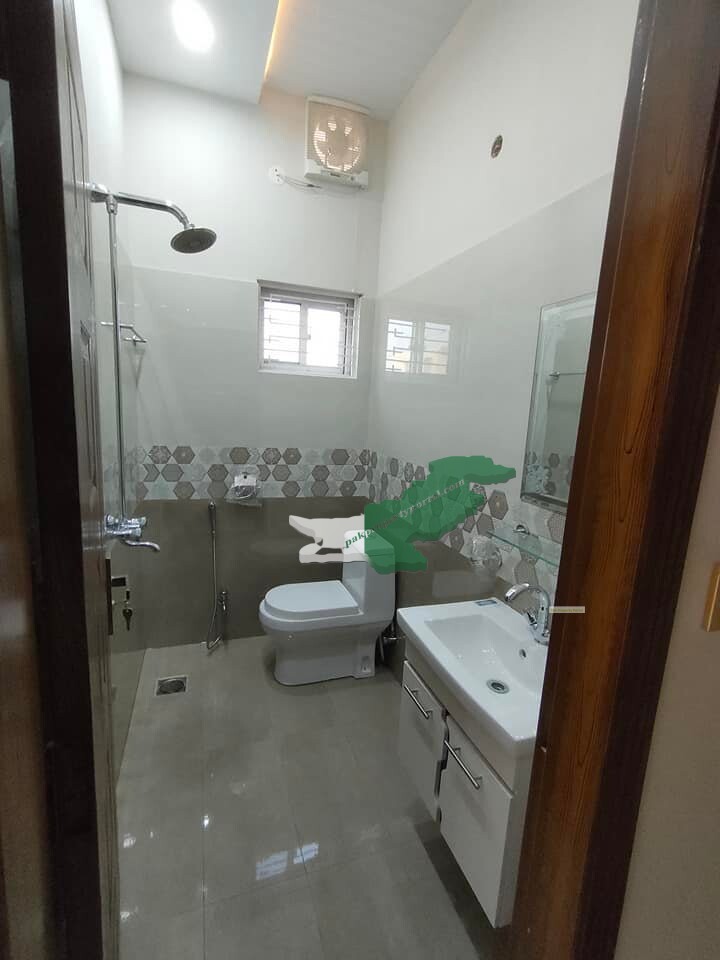 5 Marla brand new vvip 4 bed with attach bath rooms house available for sale at park View city Lahore Opposite DHA eme