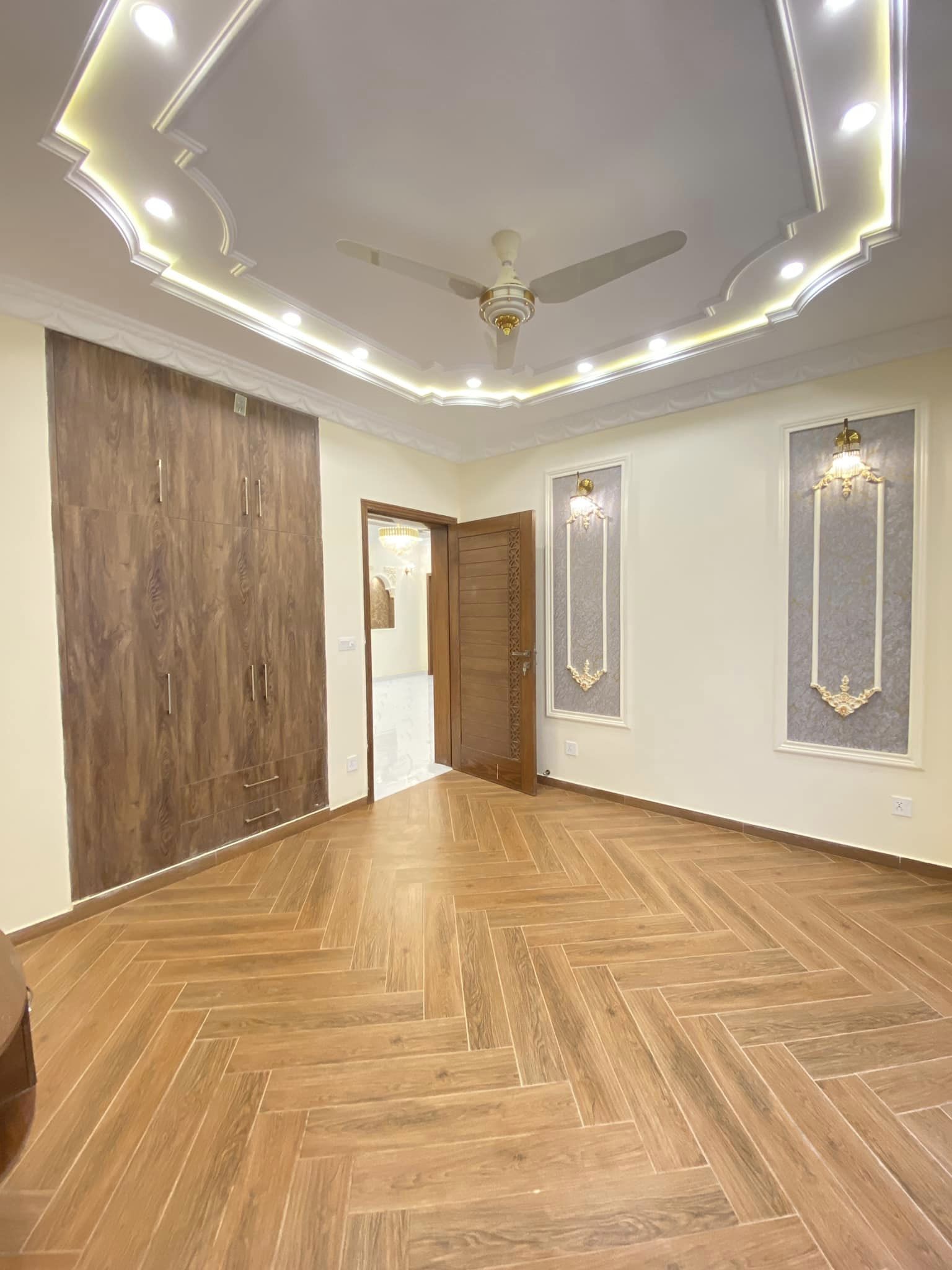 10 Marla BRAND NEW HOUSE FOR SALE in  DHA RAHBER Lahore