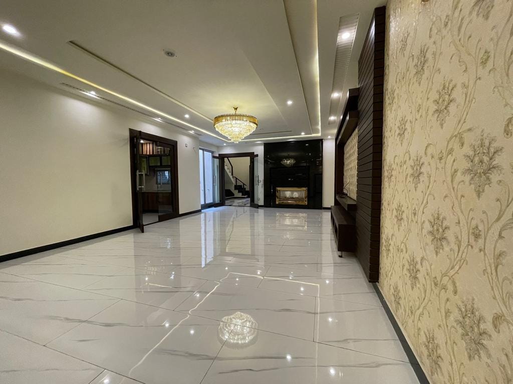 14 MARLA FACING PARK HOUSE FOR SALE in JOHAR TOWN LAHORE