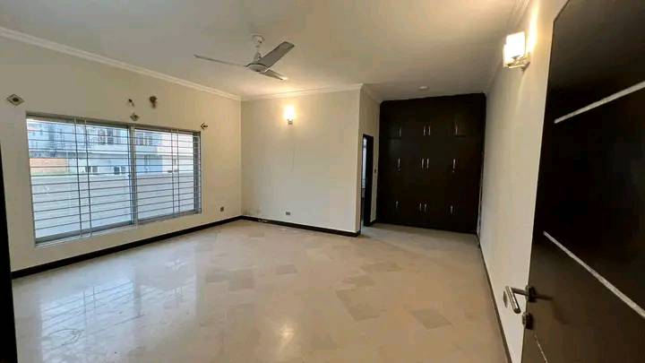 10 Marla house for sale proper double unit with basement in Bahria town phase 8 Islamabad