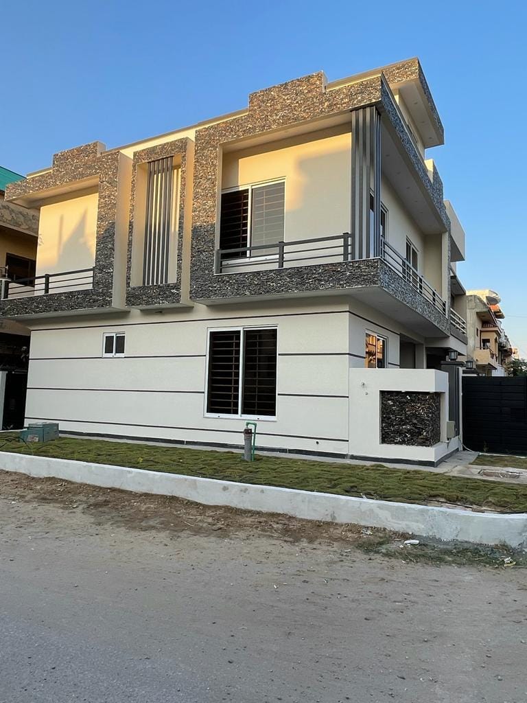 4 Marla house for sale in G-13 Islamabad