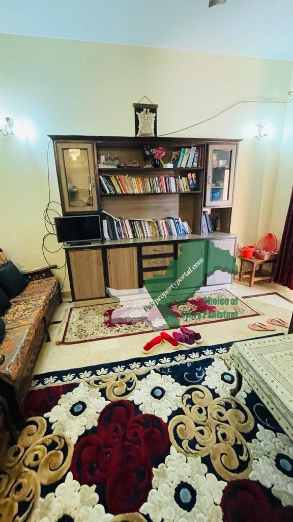 10 Marla Upper Portion Available For Rent in  Karim Block Allama Iqbal Town Lahore