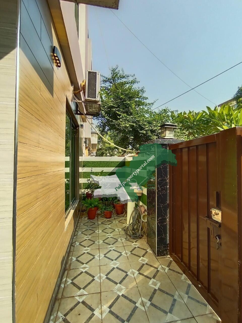 5 Marla Very Good Condition House is Available for Sale in Sector D Bahria Town Lahore