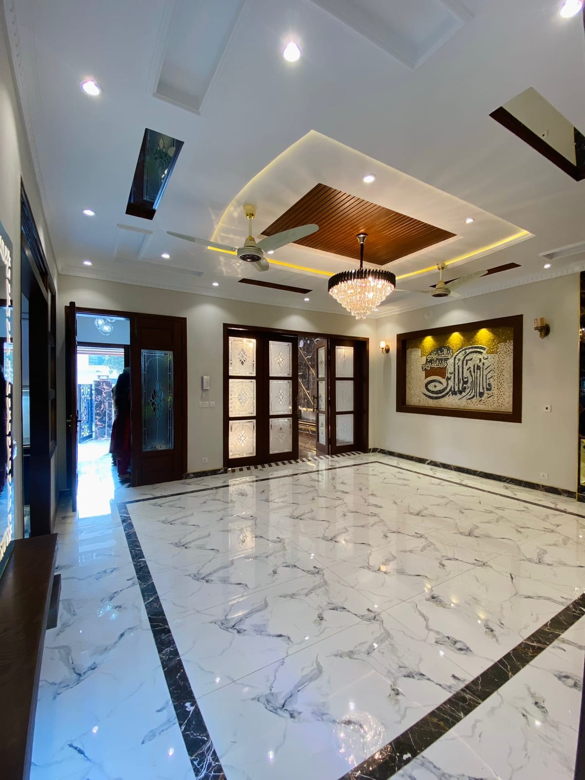 10 Marla Luxury House For Sale In   Overseas B Bahria Town Lahore