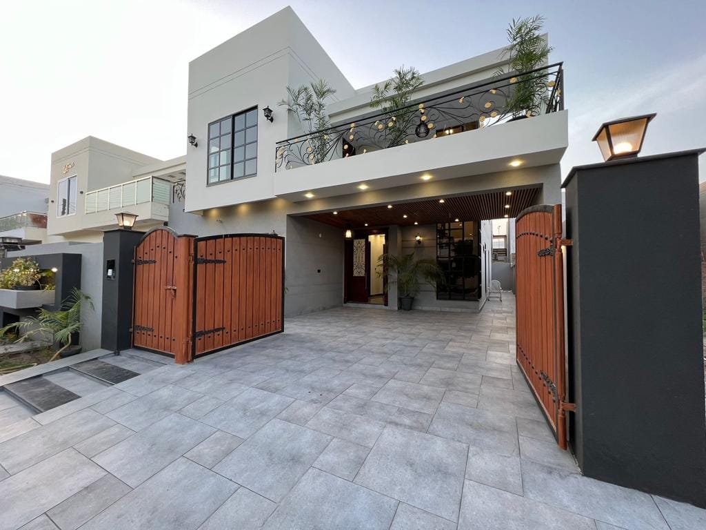 10 Marla House For Sale in Buch Villas Phase ii Multan
