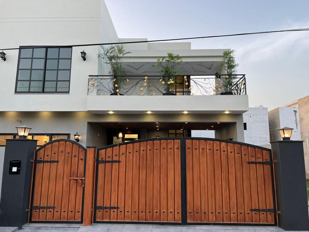 10 Marla House For Sale in Buch Villas Phase ii Multan
