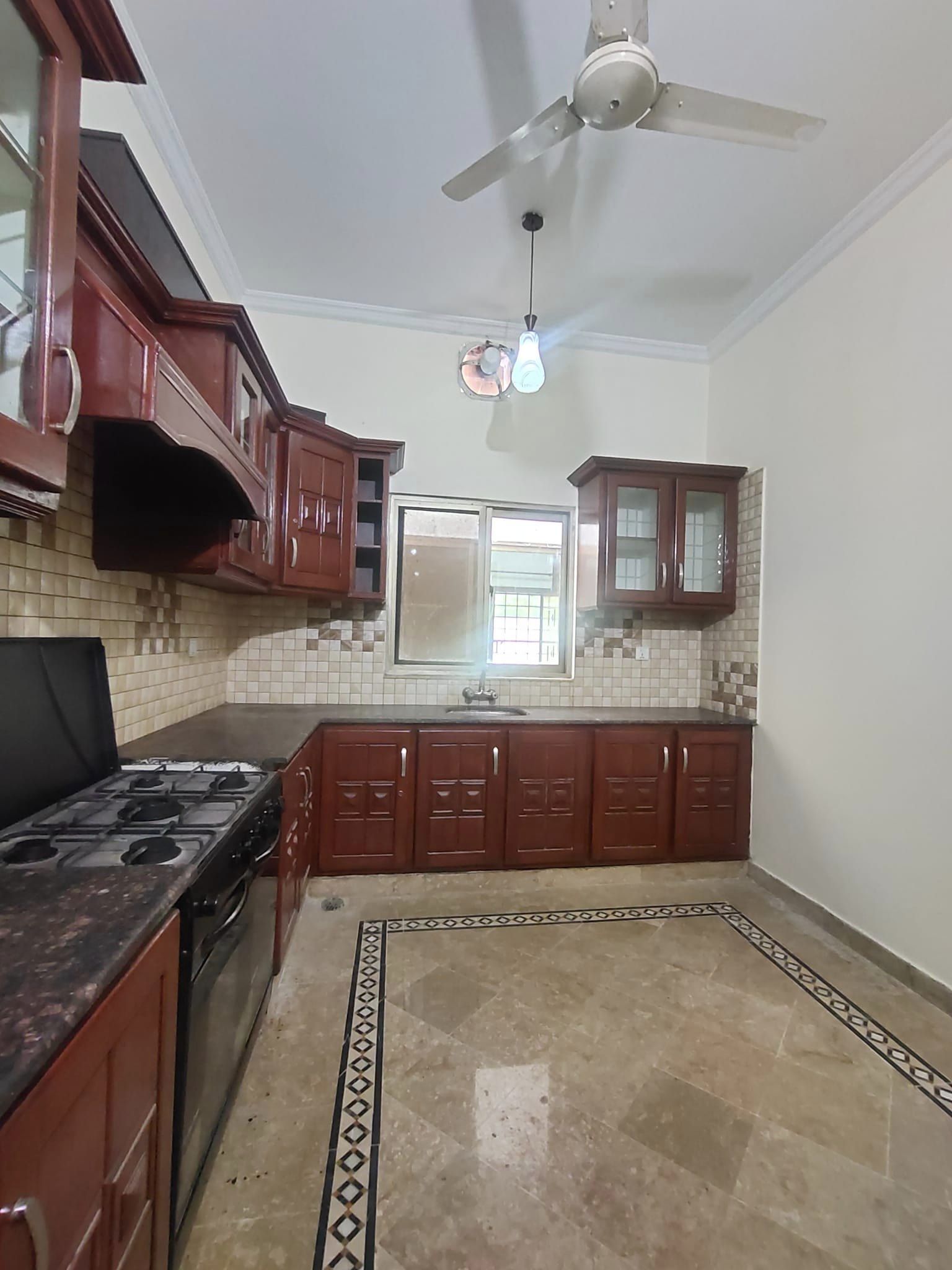 10 Marla Full House For Rent in G-10 Islamabad