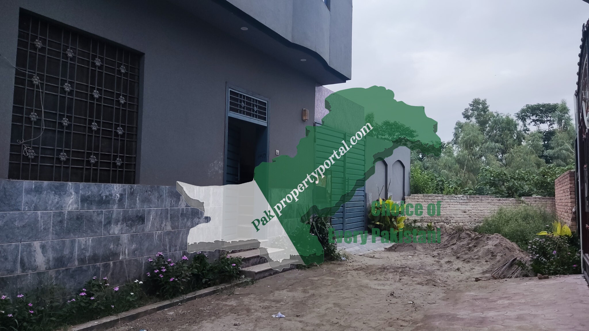 4.5 Marla House For Sale in  OFFICERS GARDEN PESHAWAR