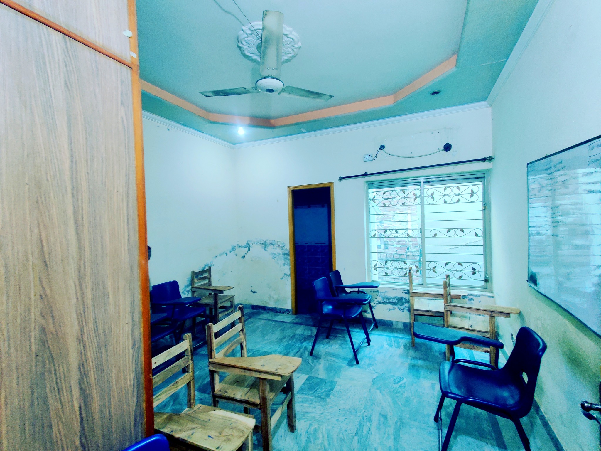 5 Marla Owner Build House for Sale in Q block Johar Town Lahore